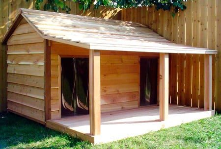 Caseta de madera para perro